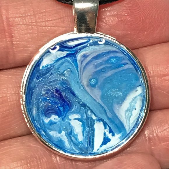NWOT Wearable Art Necklace, Fluid Art Pendant - Picture 3 of 12